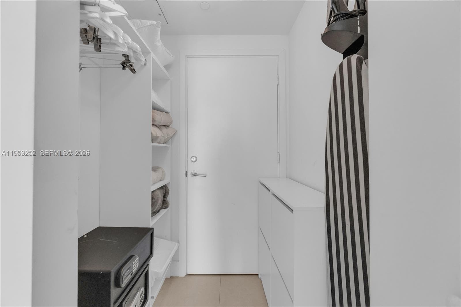 4111 Ocean Dr 1507 photo 20