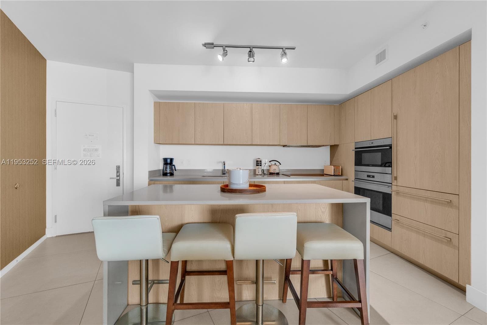 4111 Ocean Dr 1507 photo 10