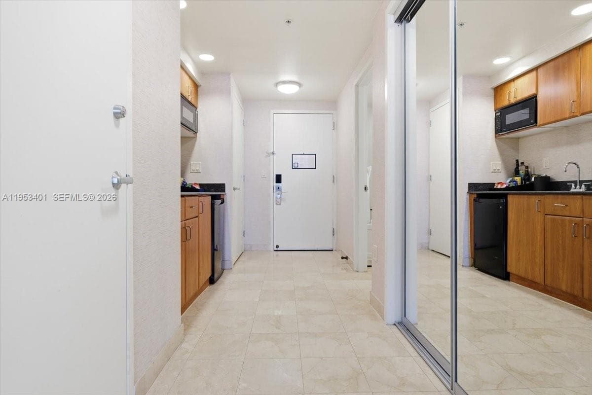 18001 Collins Ave 1111 photo 7