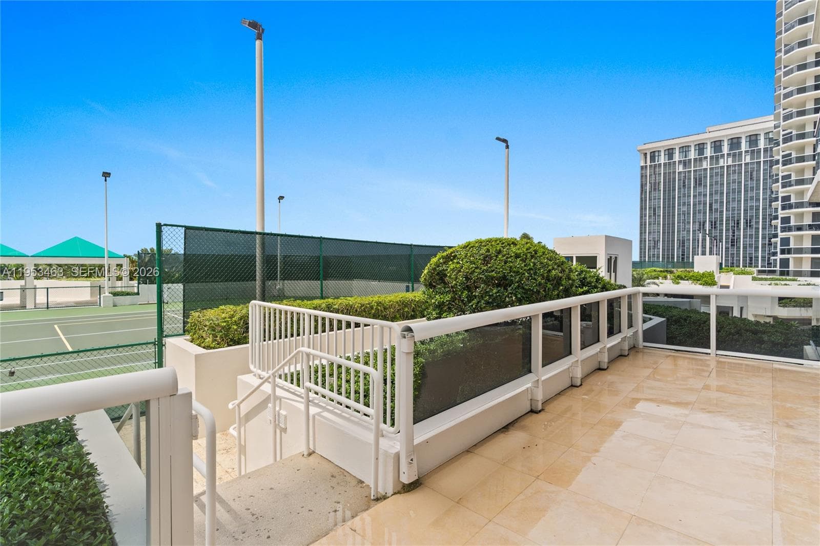 4775 Collins Ave 507 photo 1