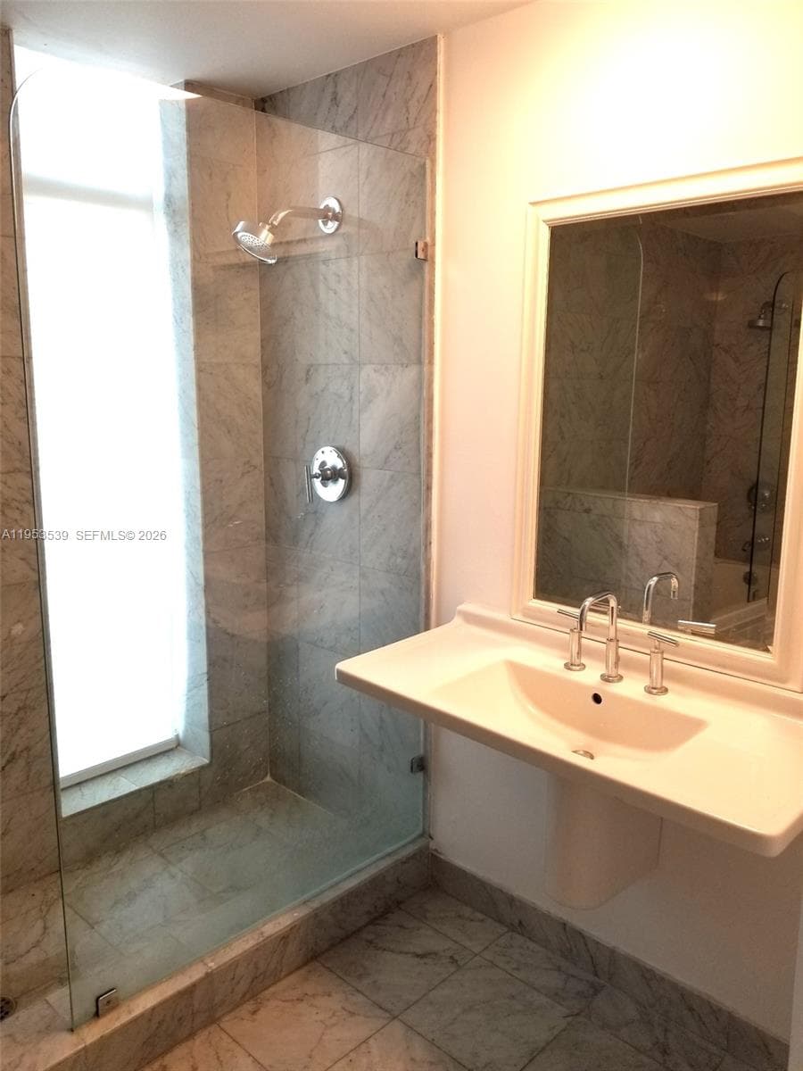 6580 Indian Creek Dr 201 photo 19