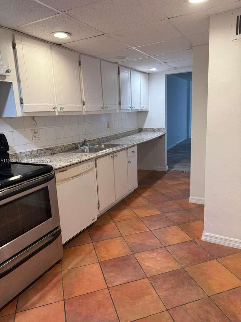 3660 NE 166TH ST 609 photo 3