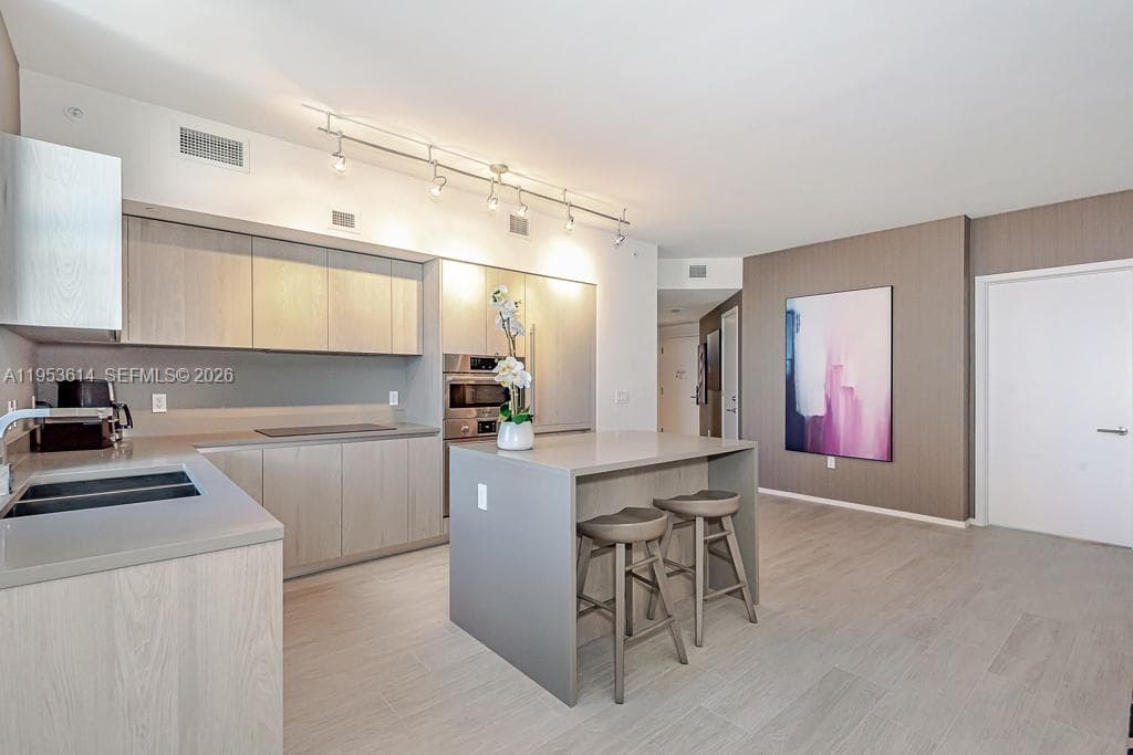 4010 Ocean Dr 2