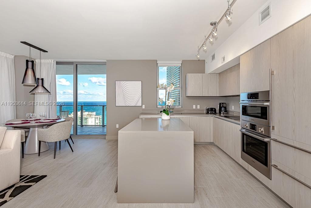 4010 Ocean Dr R2701 photo 6
