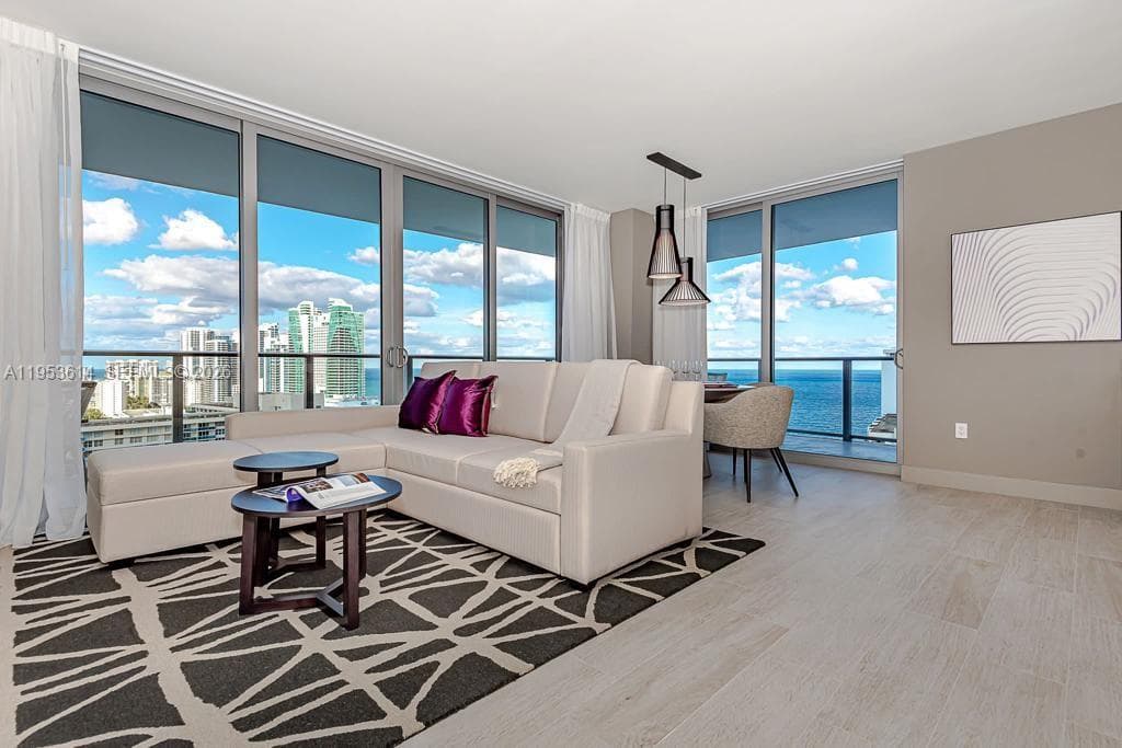 4010 Ocean Dr 3