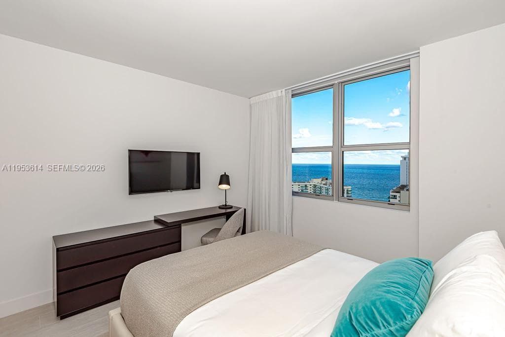 4010 Ocean Dr R2701 photo 14