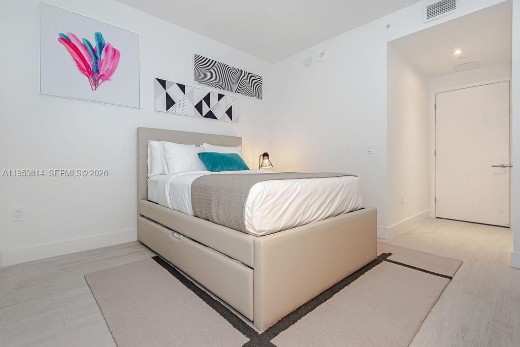 4010 Ocean Dr R2701 photo 15