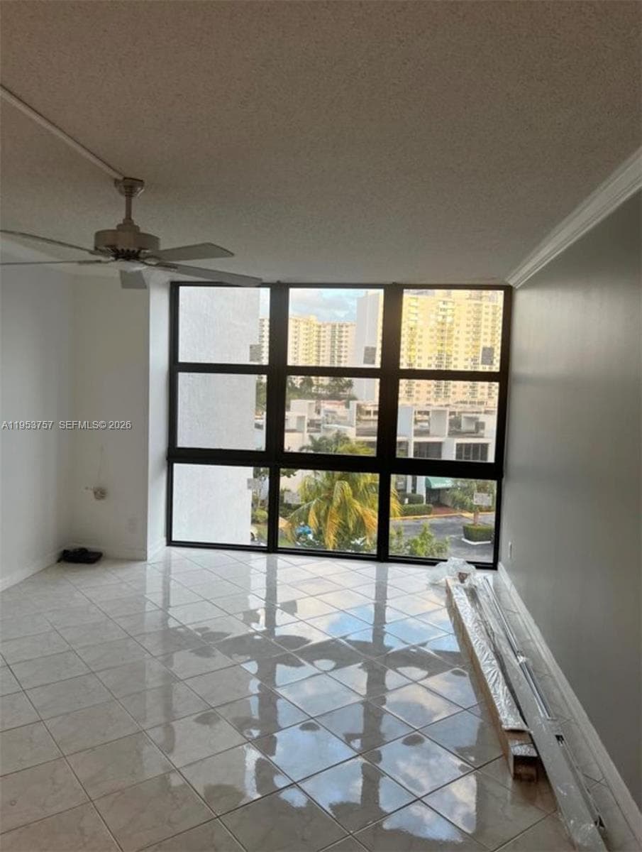 1000 Parkview Dr 528 photo 12