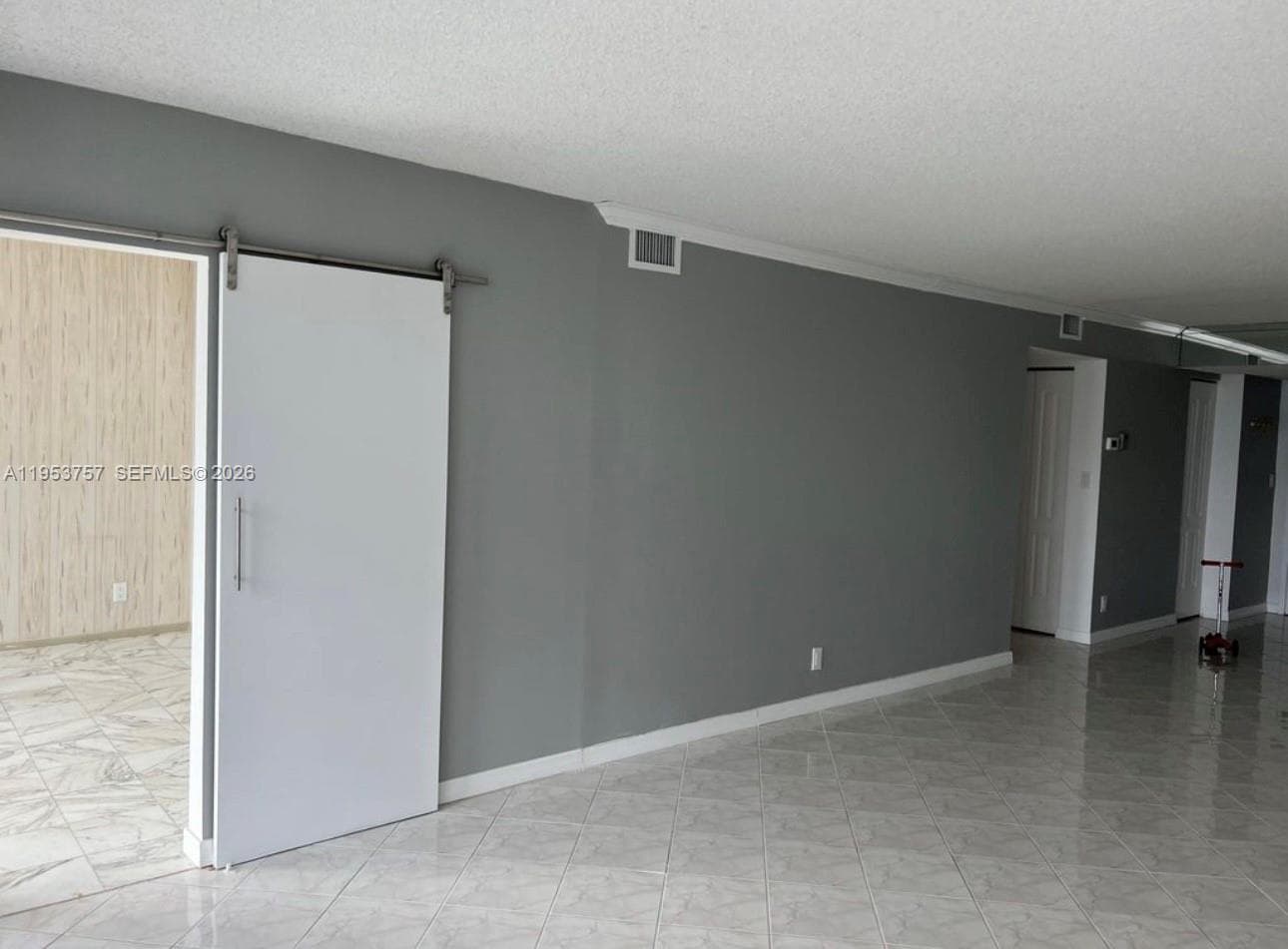 1000 Parkview Dr 528 photo 10