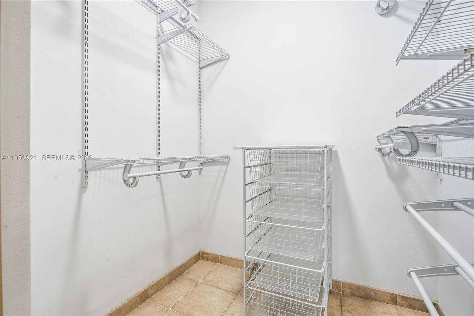 3731 N Country Club Dr 1421 photo 13