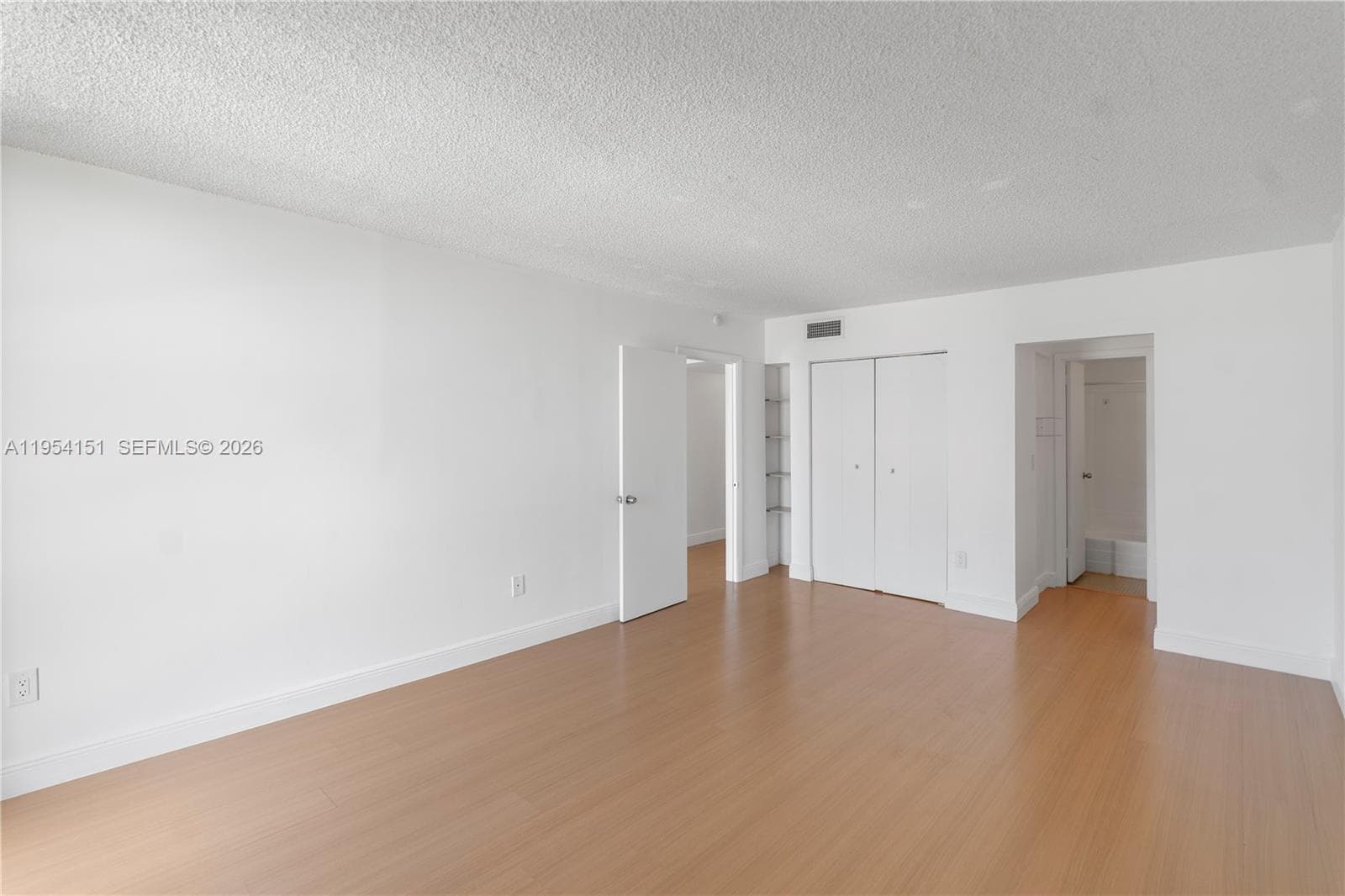 2350 NE 135th St 1202 photo 17