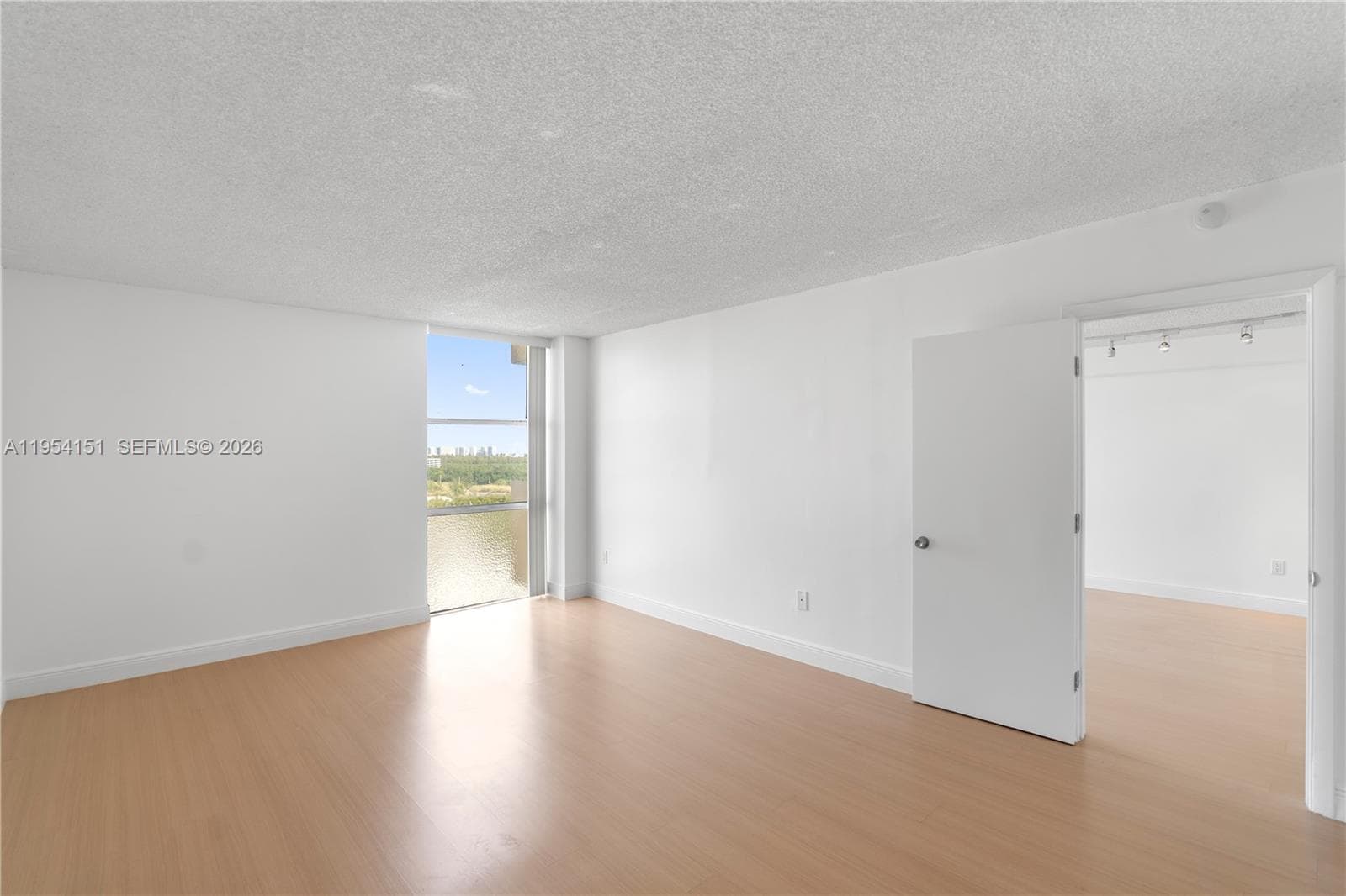 2350 NE 135th St 1202 photo 16