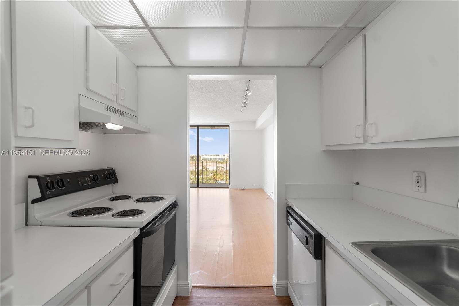 2350 NE 135th St 1202 photo 14