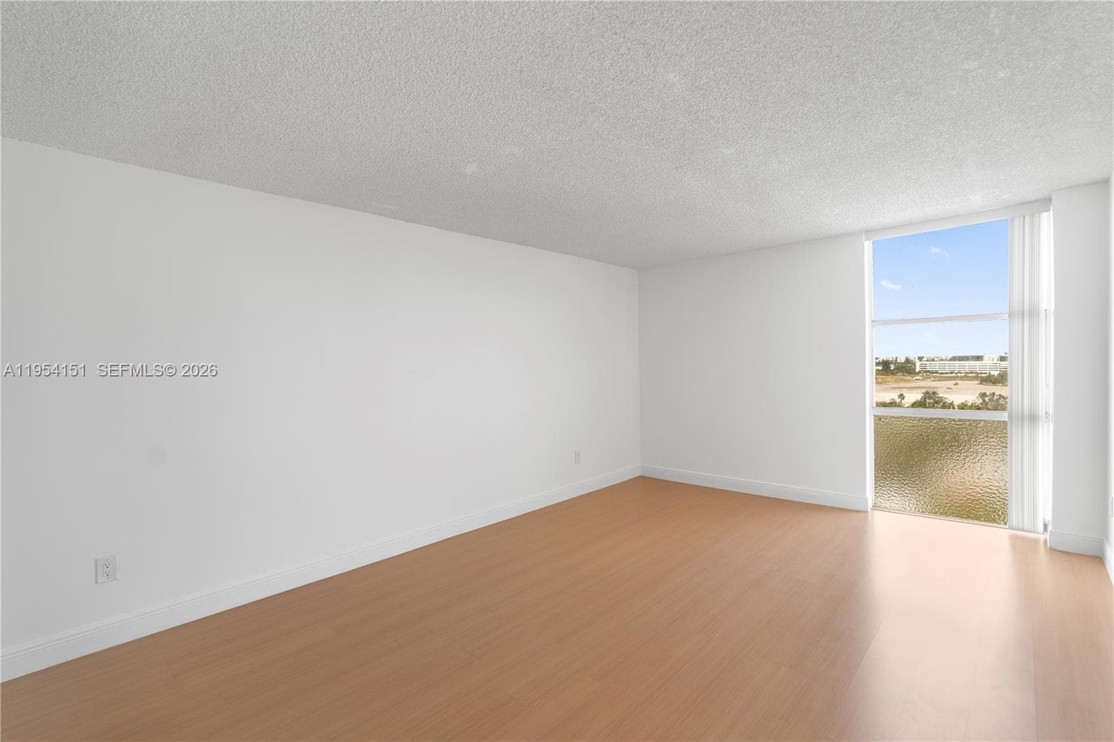 2350 NE 135th St 1202 photo 18