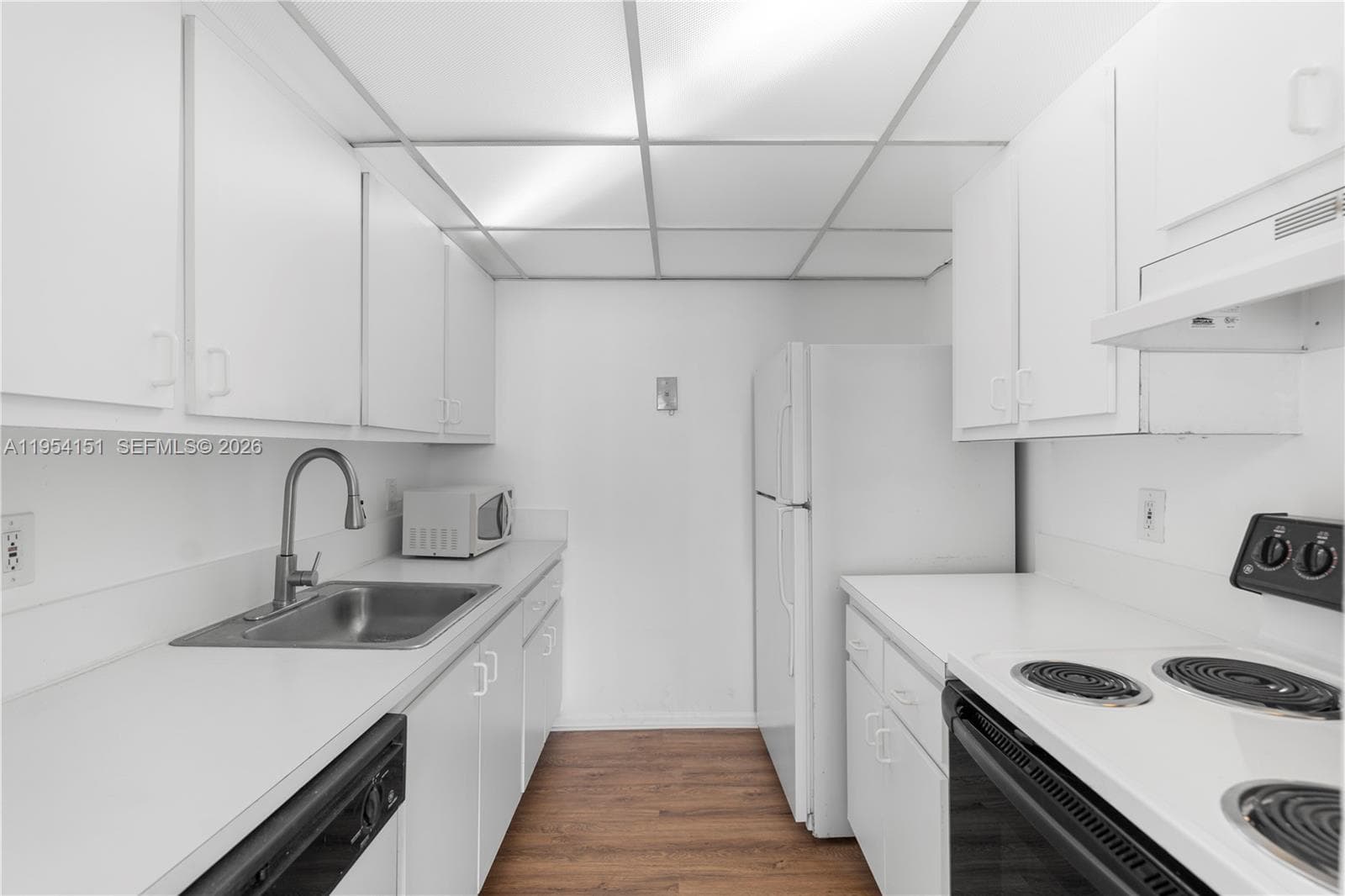 2350 NE 135th St 1202 photo 11