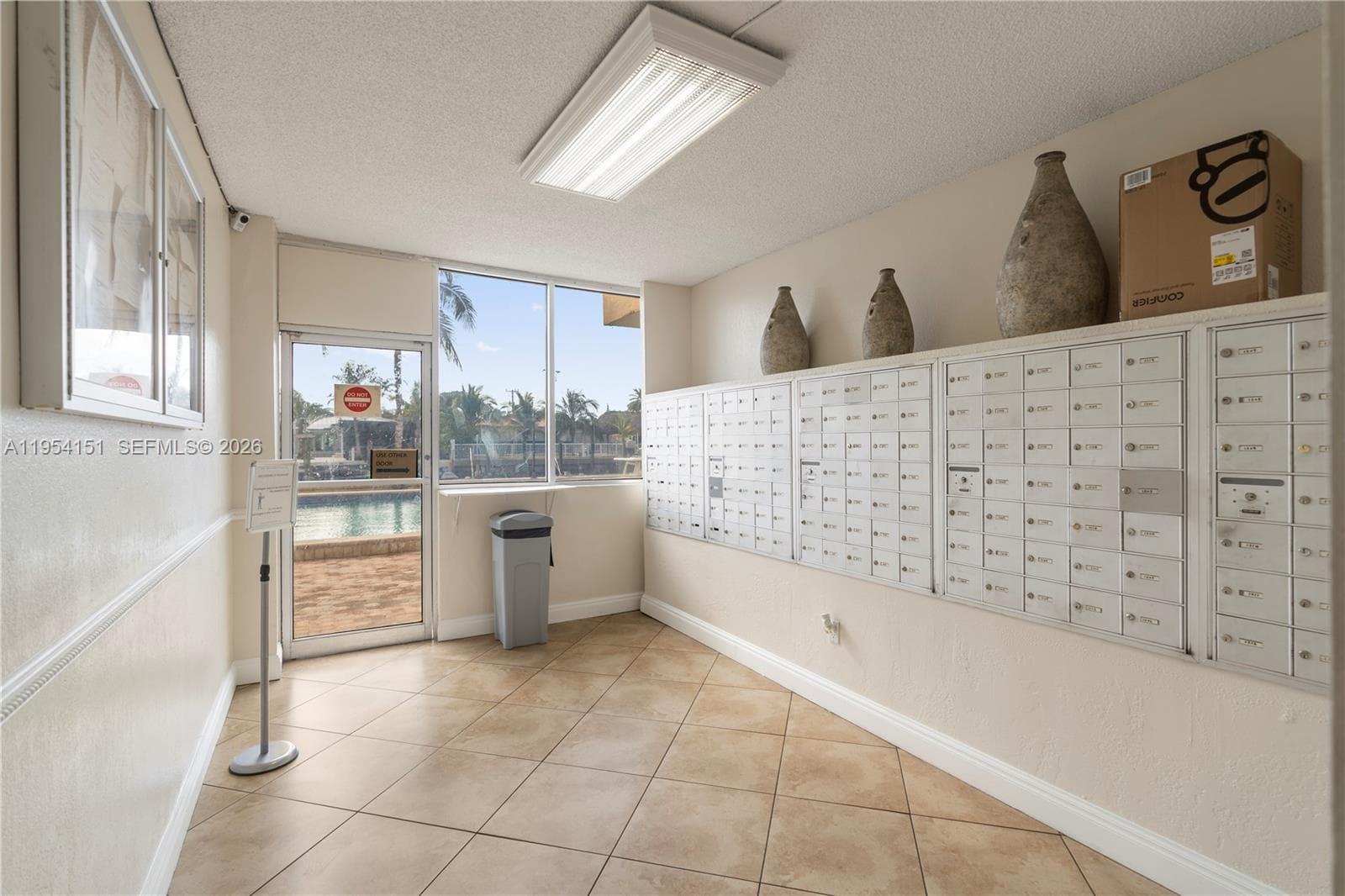 2350 NE 135th St 1202 photo 4