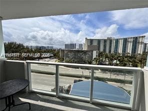 19201 Collins Ave 436 photo 11