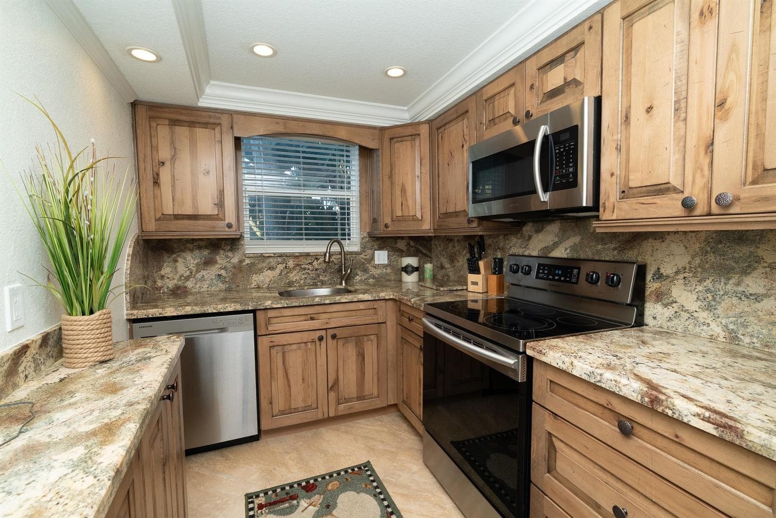 2731 NE 14th Street Causeway #118 3