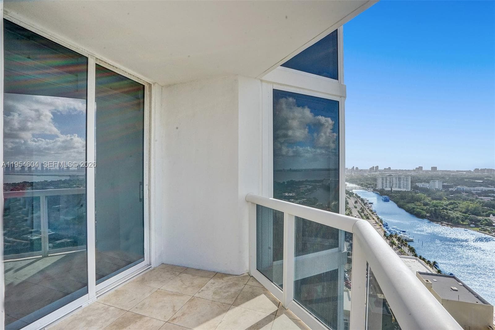 4775 Collins Ave 3007 photo 17