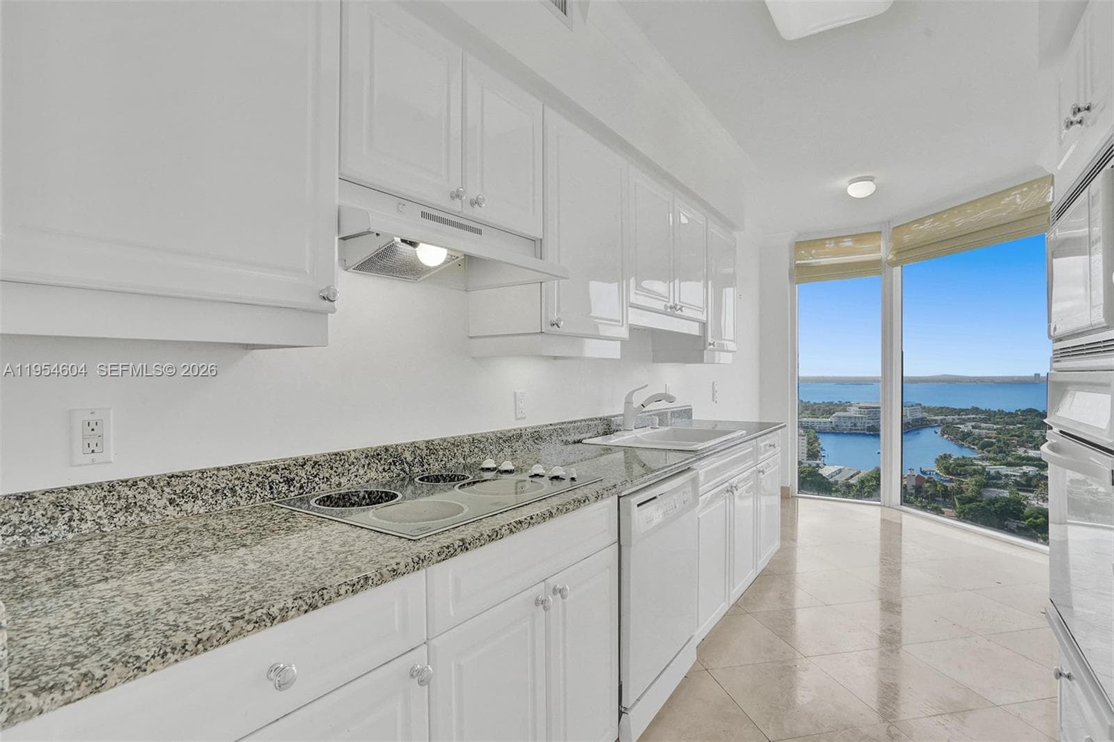 4775 Collins Ave 3007 photo 25