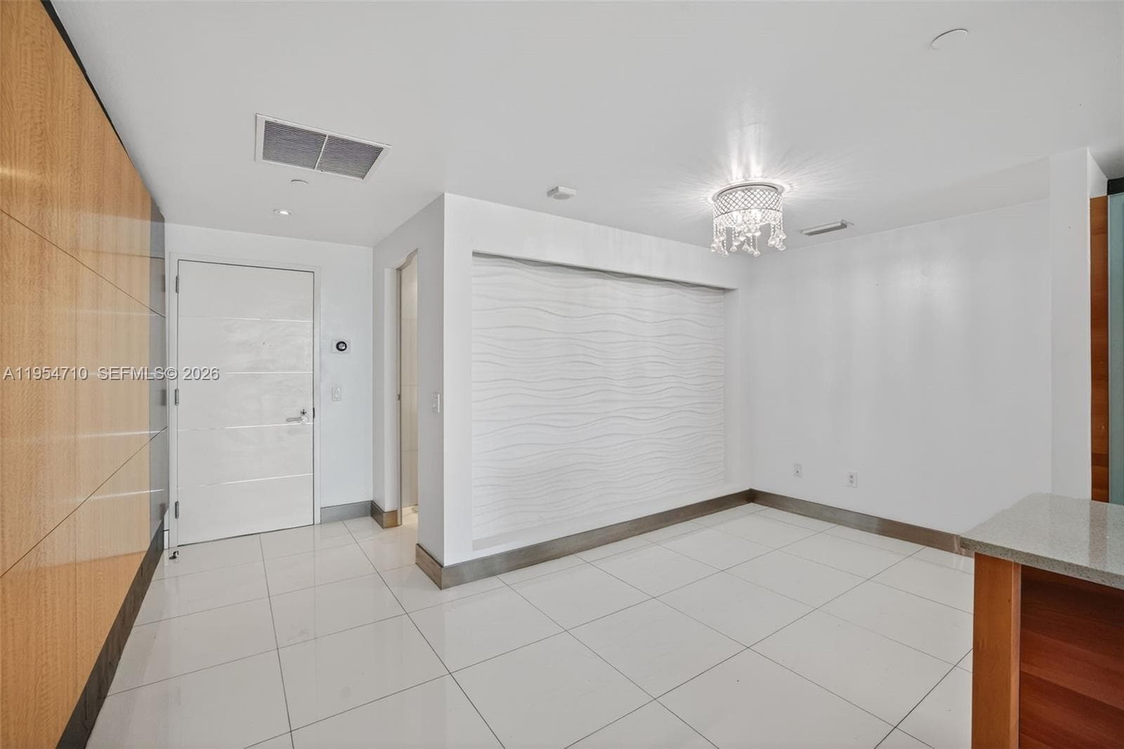 2950 NE 188th St 302 photo 9