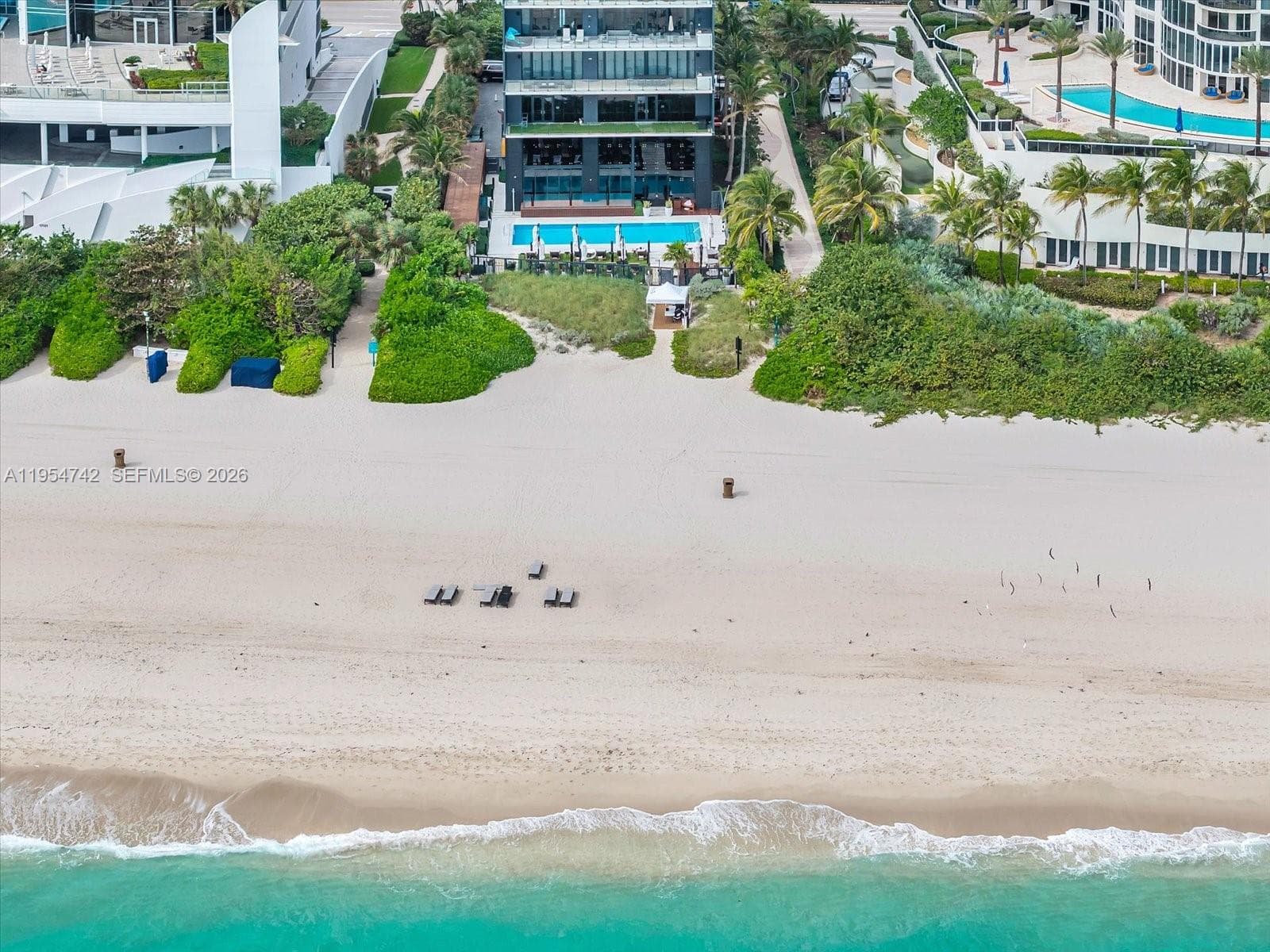 17141 Collins Ave 3