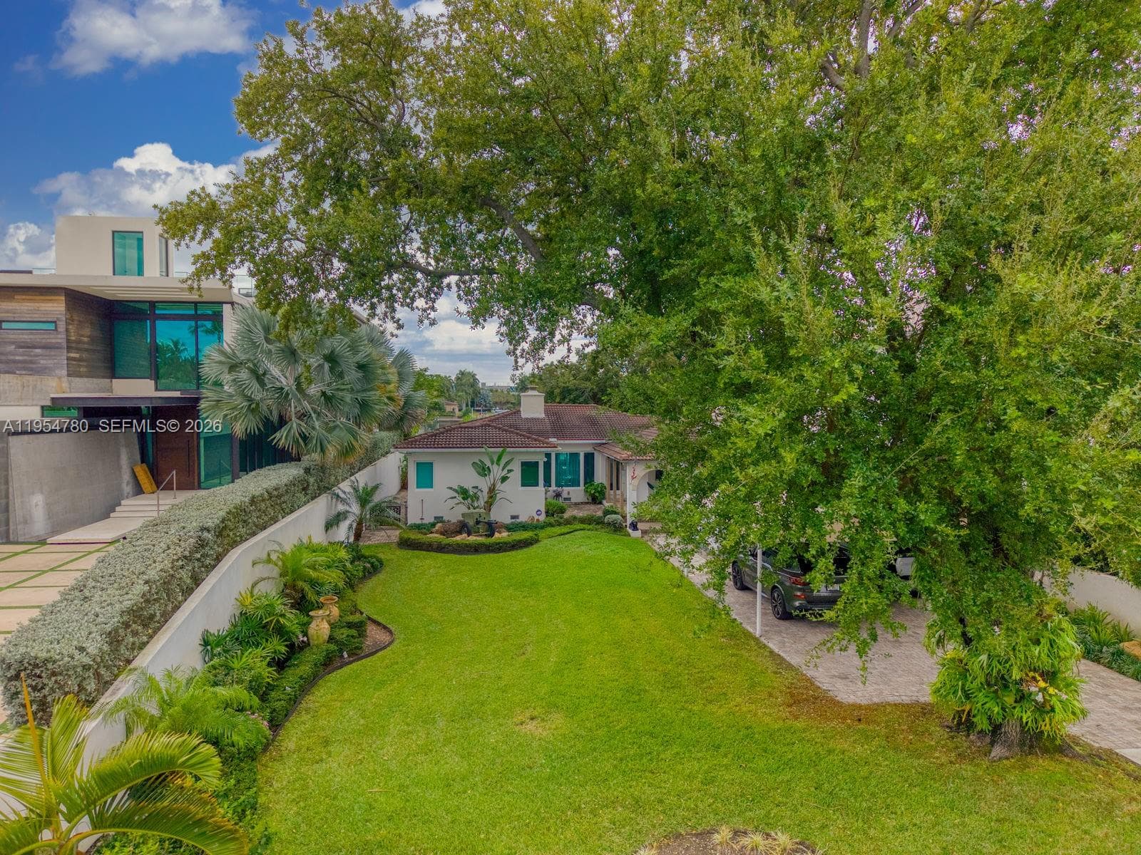 170 Hibiscus Dr photo 6
