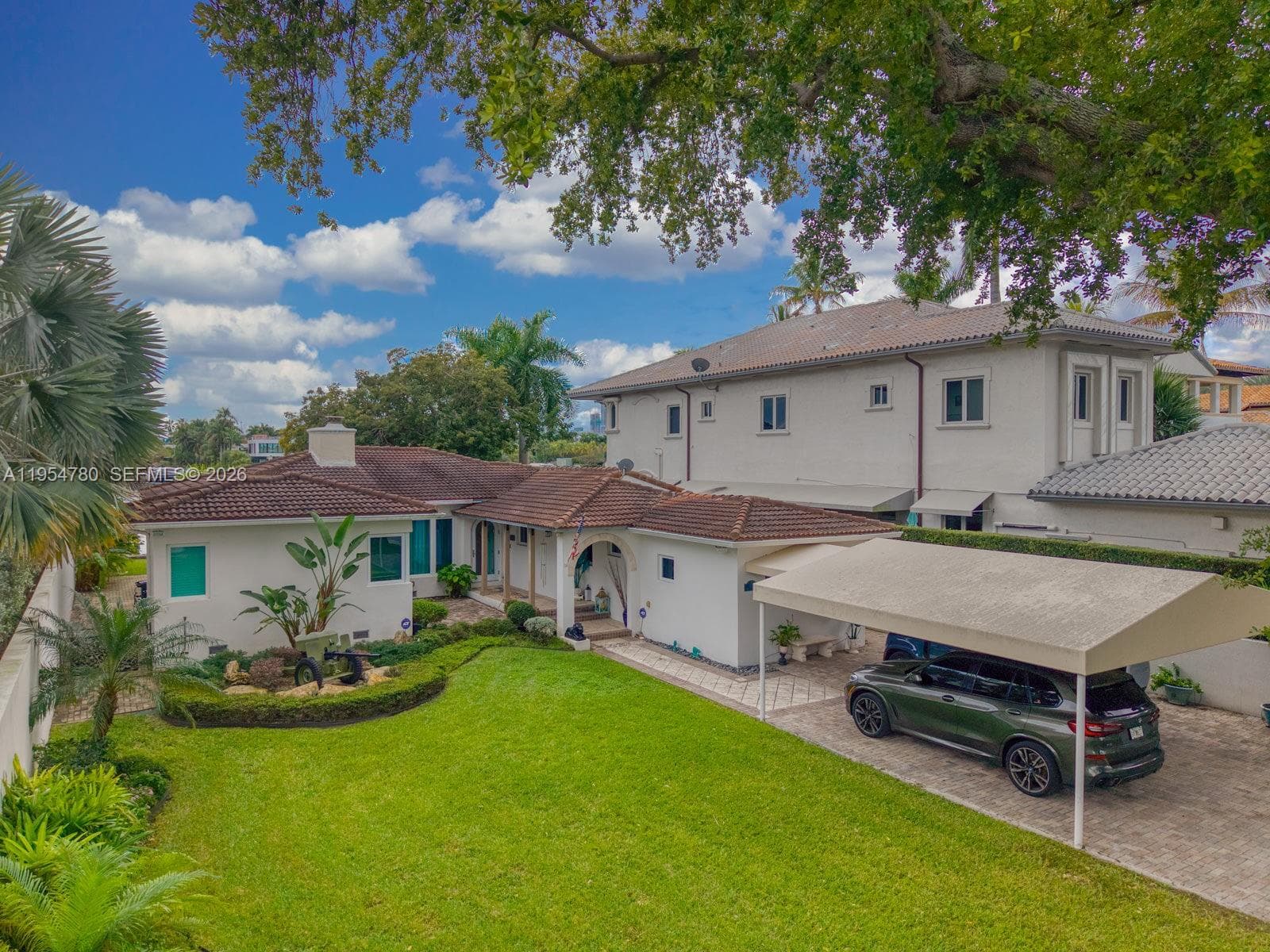 170 Hibiscus Dr photo 7