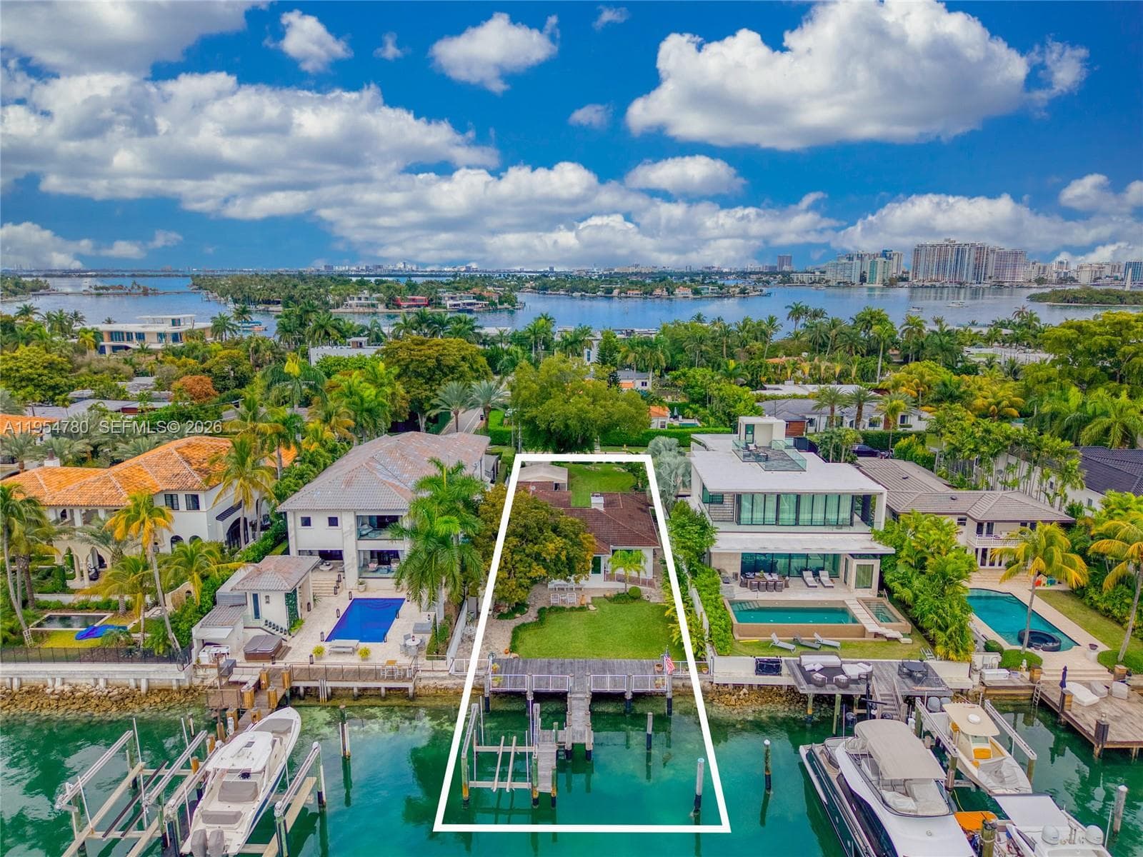 170 Hibiscus Dr 1