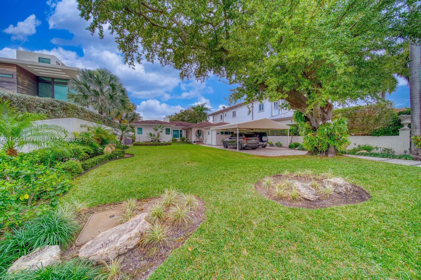 170 Hibiscus Dr photo 8