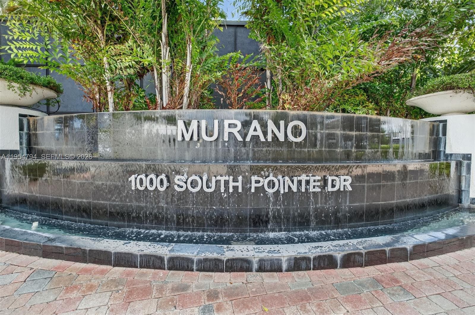 1000 Pointe Dr 3