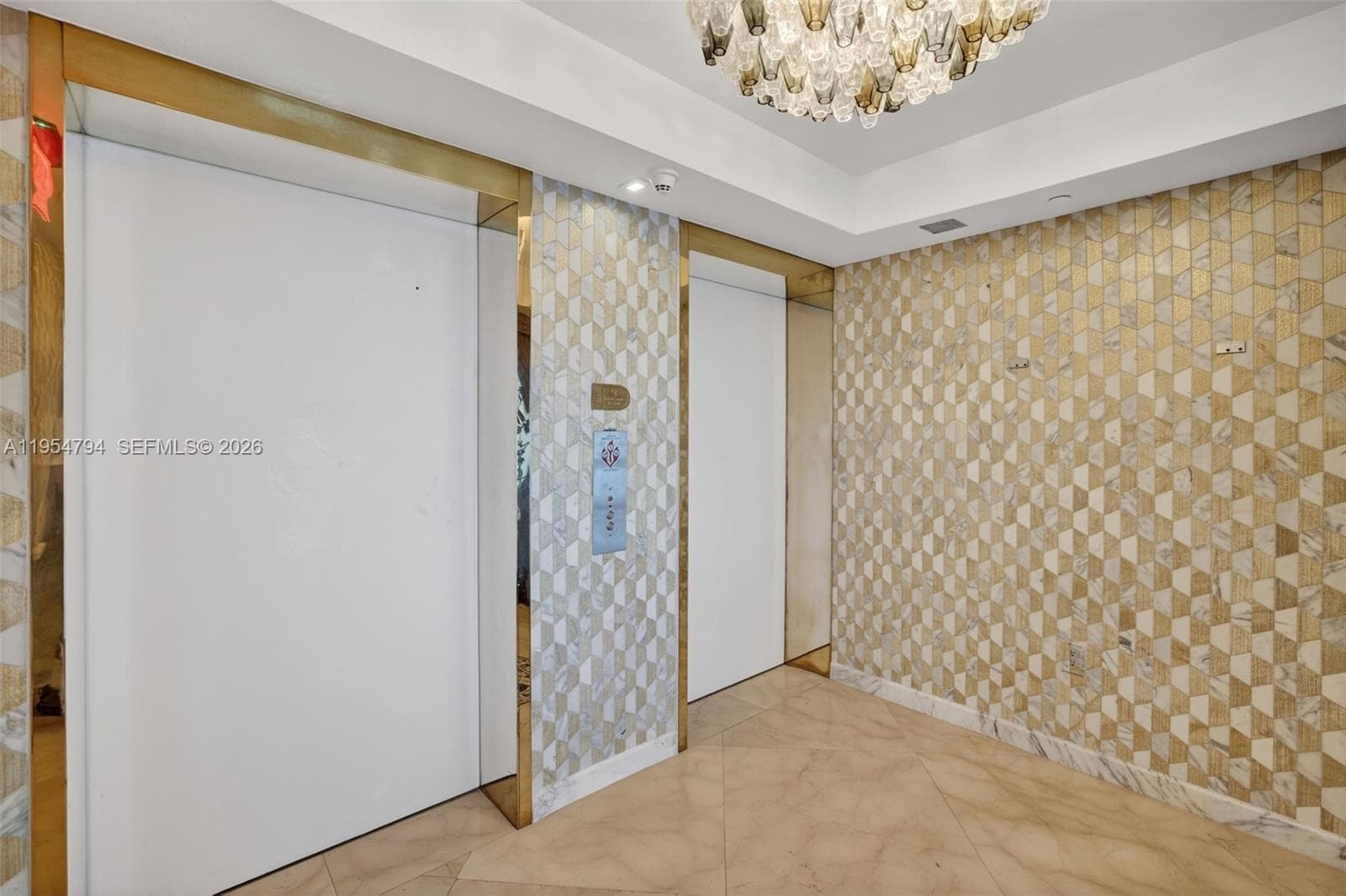 1000 Pointe Dr 5
