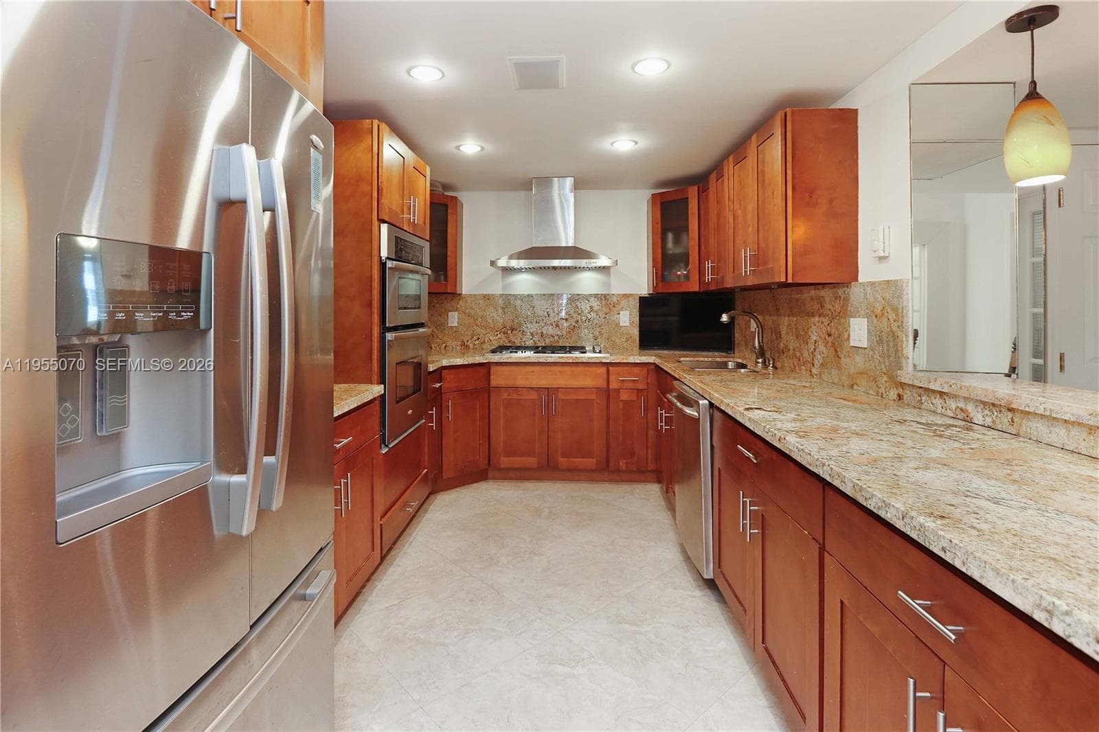 2030 Ocean Dr 2