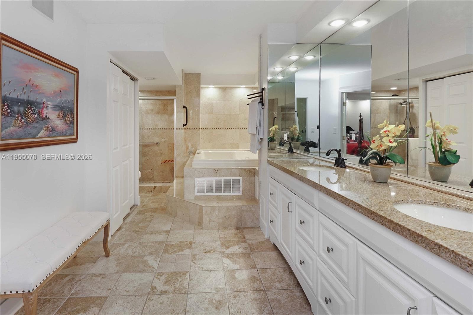 2030 Ocean Dr 727 photo 17