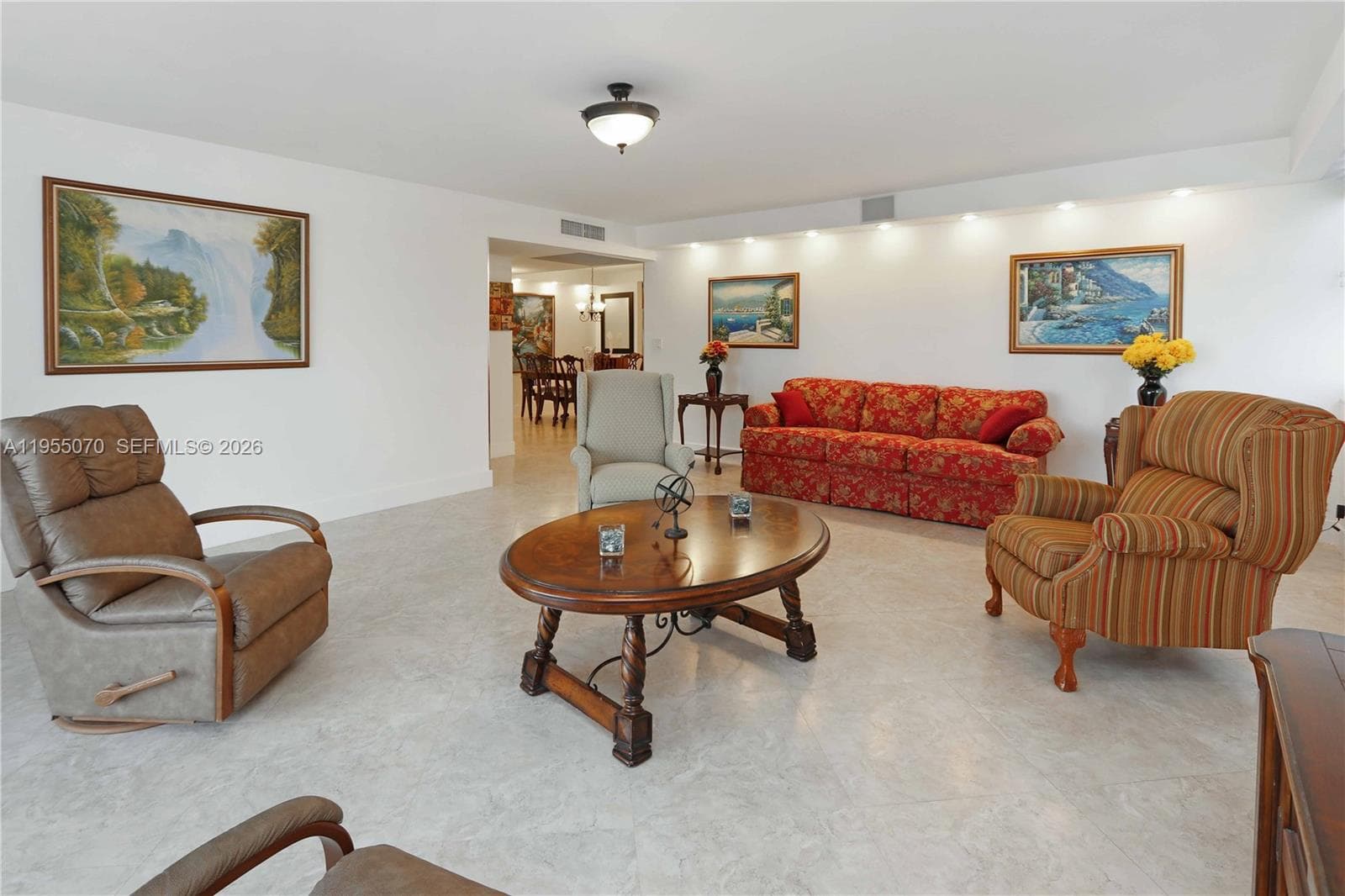 2030 Ocean Dr 727 photo 7