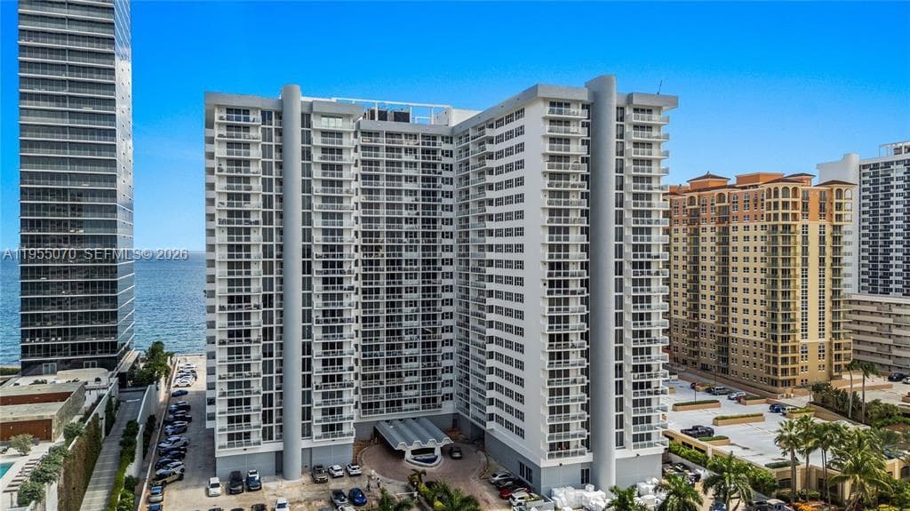 2030 Ocean Dr 1
