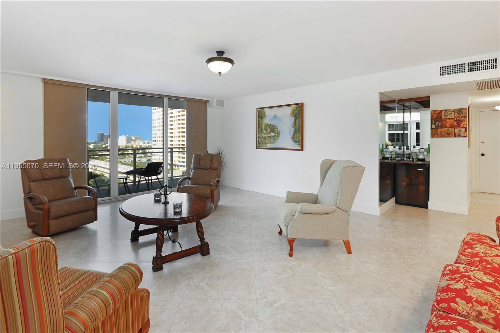 2030 Ocean Dr 727 photo 9