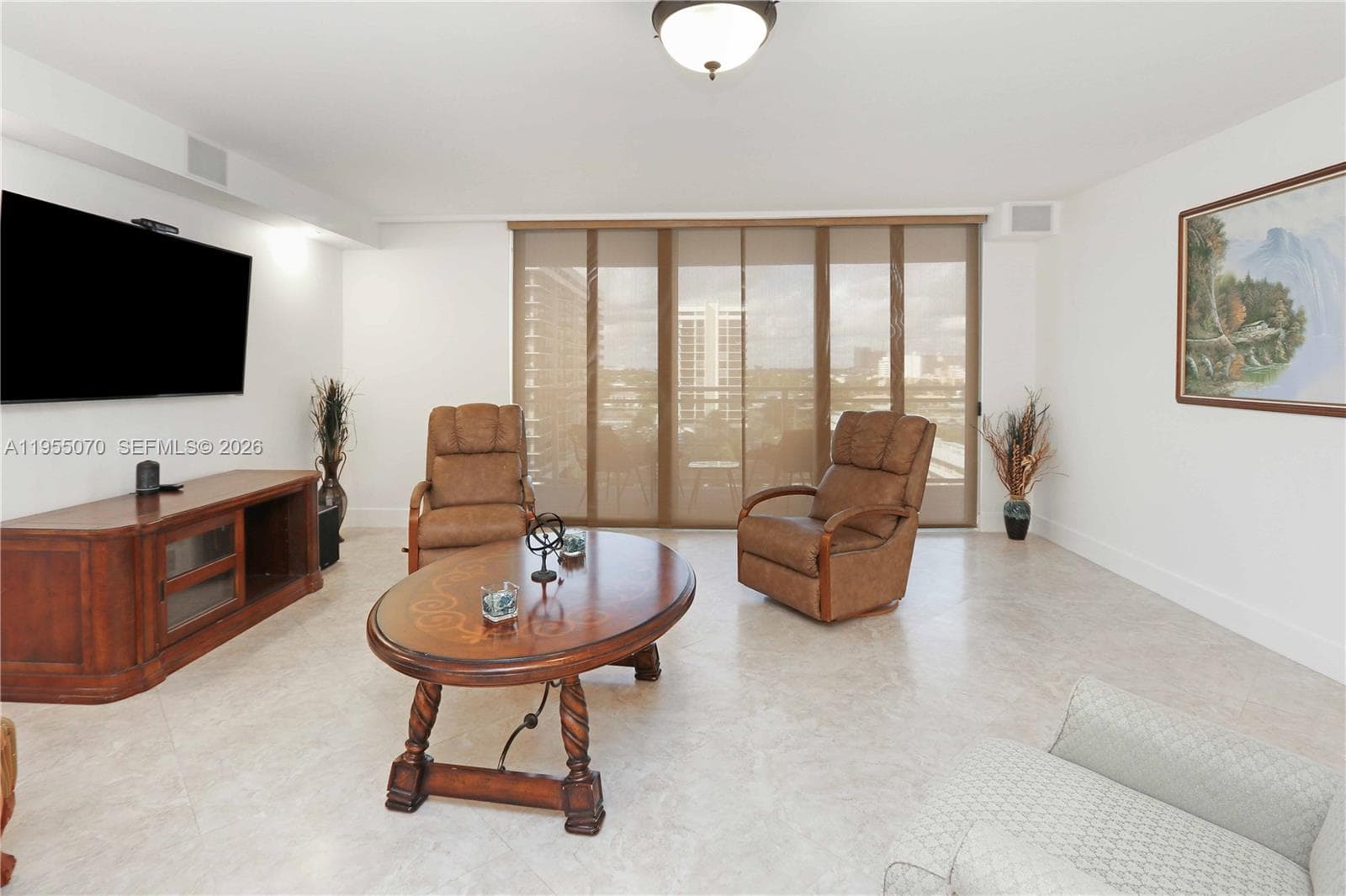 2030 Ocean Dr 727 photo 10
