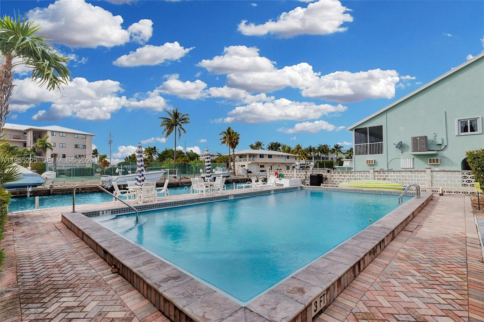 423 Sombrero Beach Rd 4