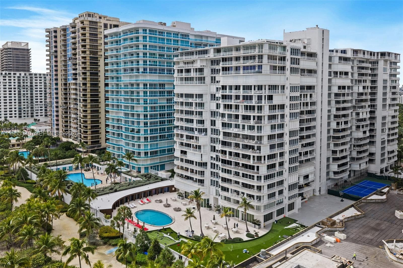 10155 Collins Ave 1