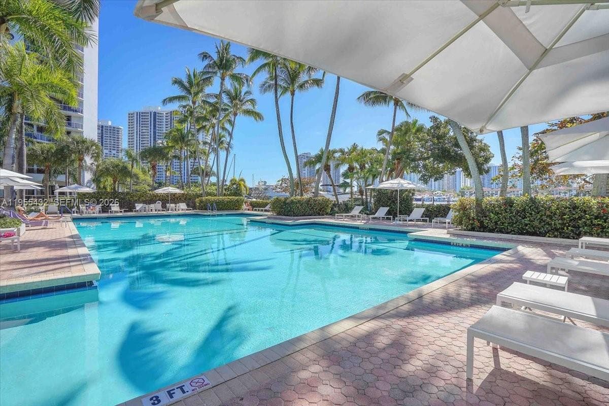 3610 Yacht Club Dr 1001 photo 6