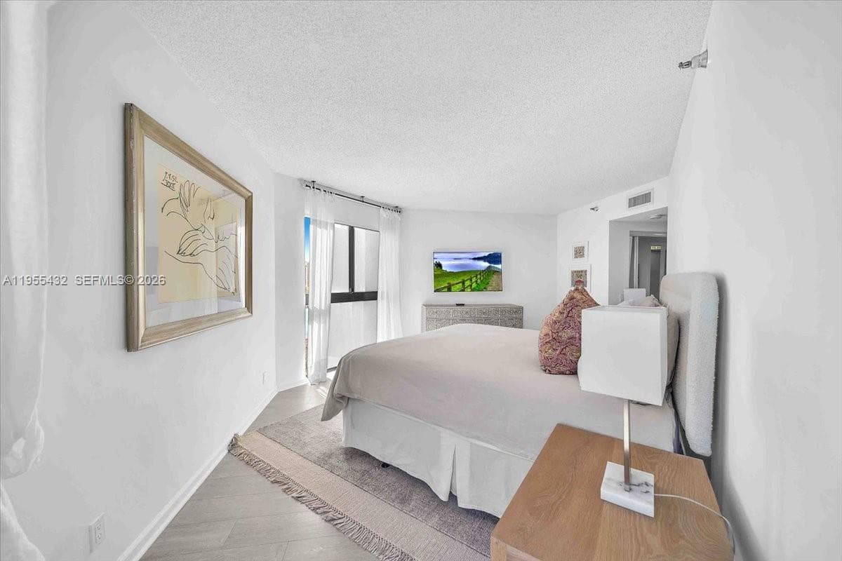 3610 Yacht Club Dr 1001 photo 19