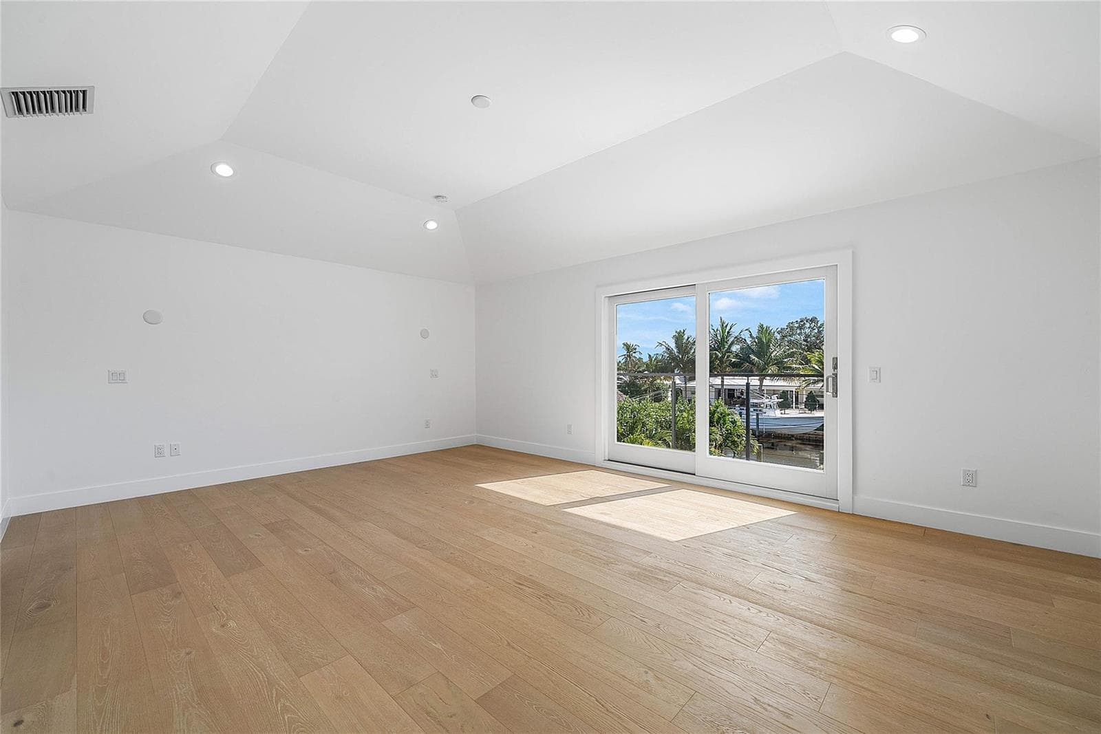 8 Leeward Circle photo 14