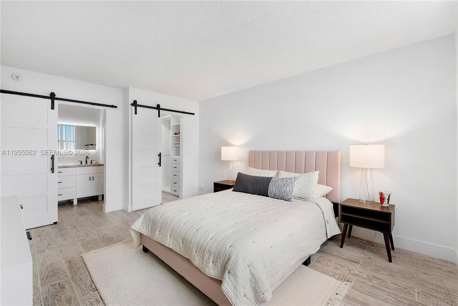 2639 Riverside Dr 806 photo 18
