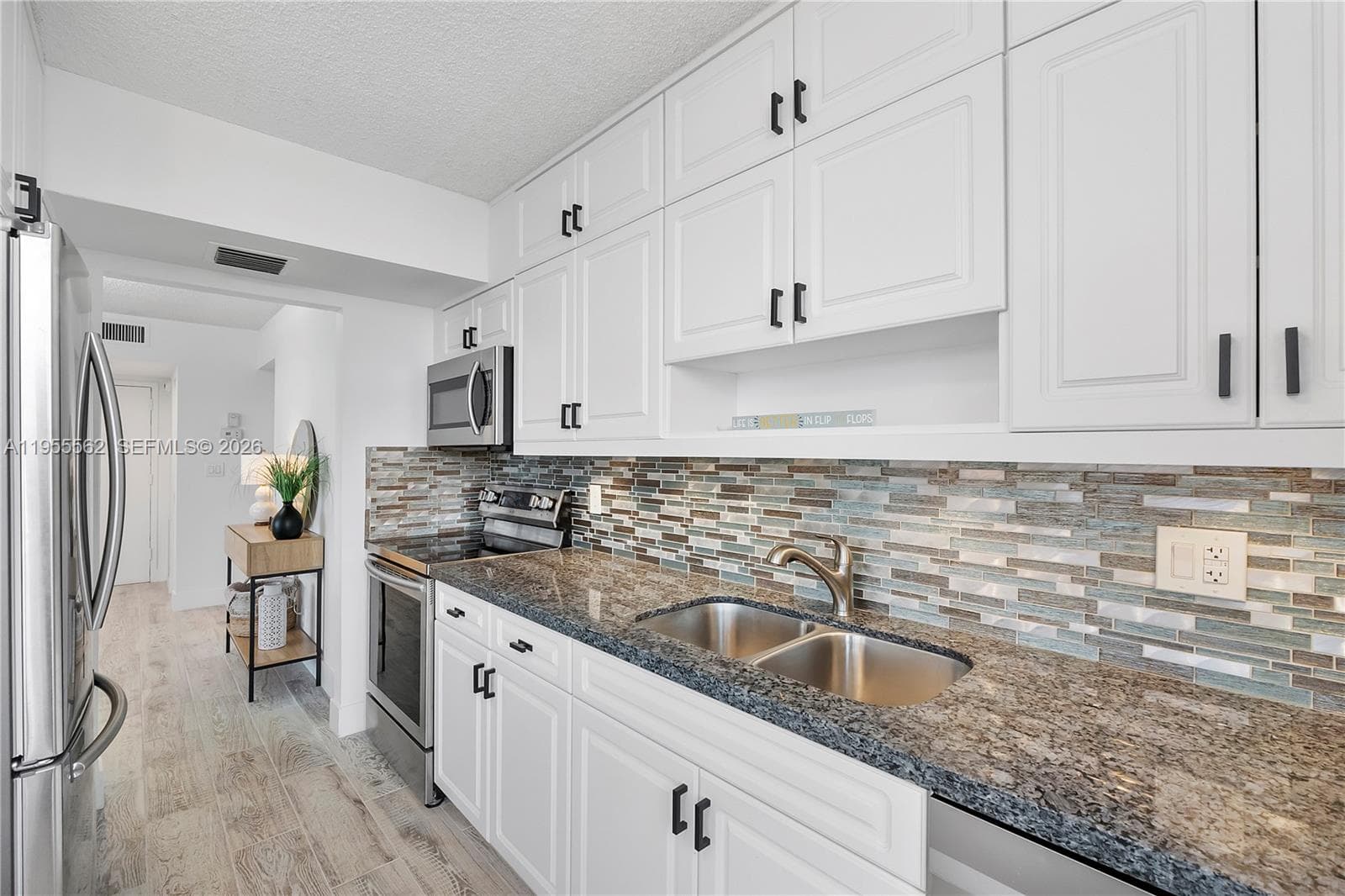 2639 Riverside Dr 806 photo 15