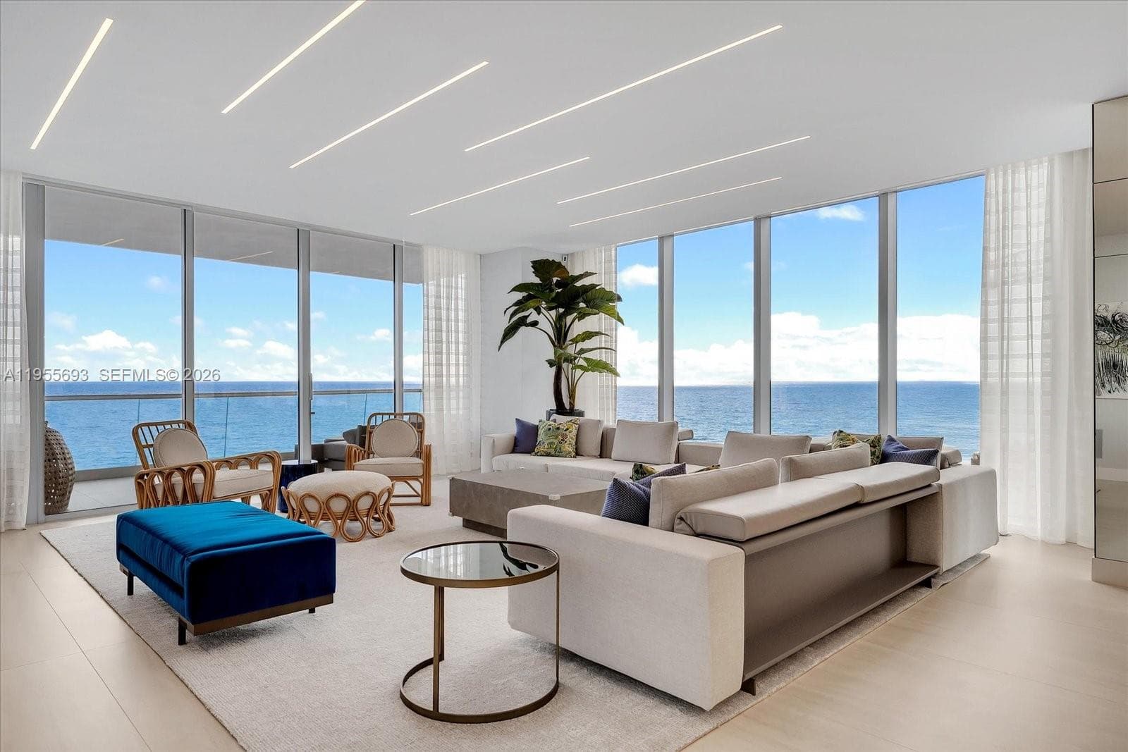 18501 Collins Ave 1
