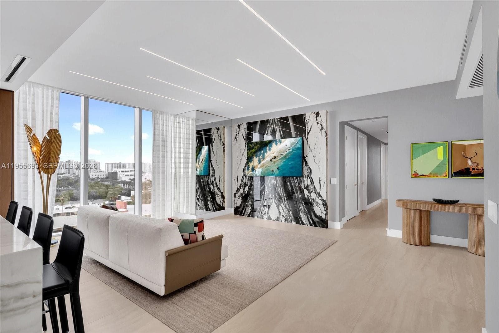 18501 Collins Ave 704 photo 9