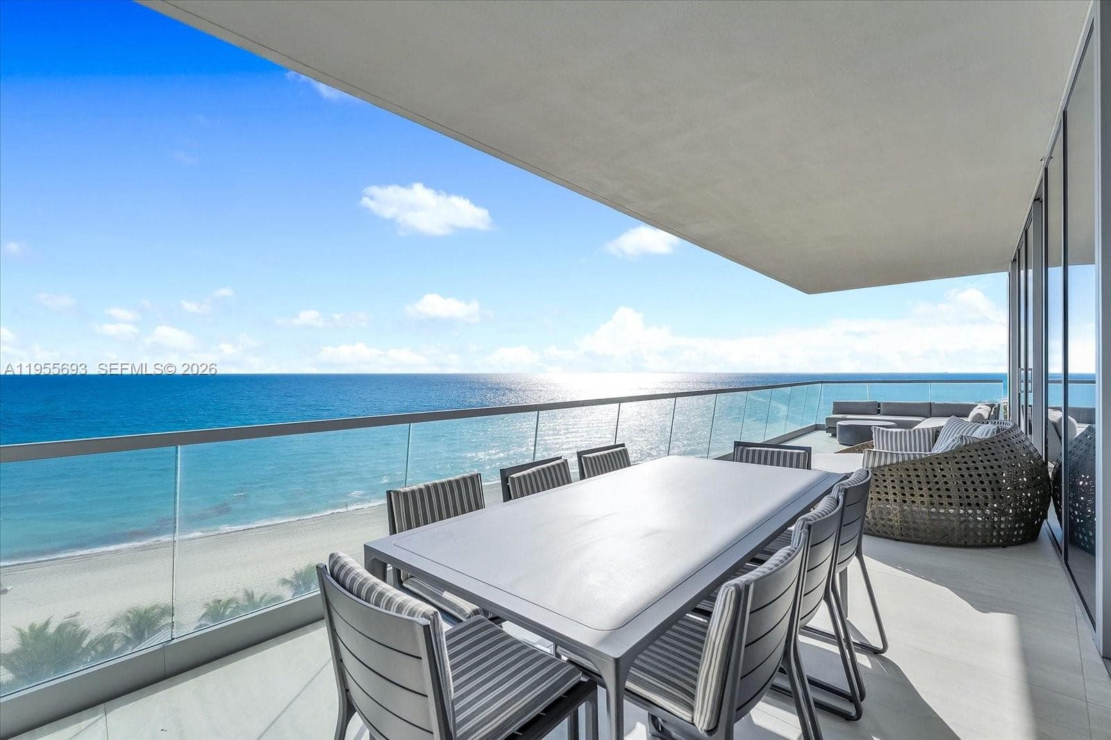 18501 Collins Ave 704 photo 11