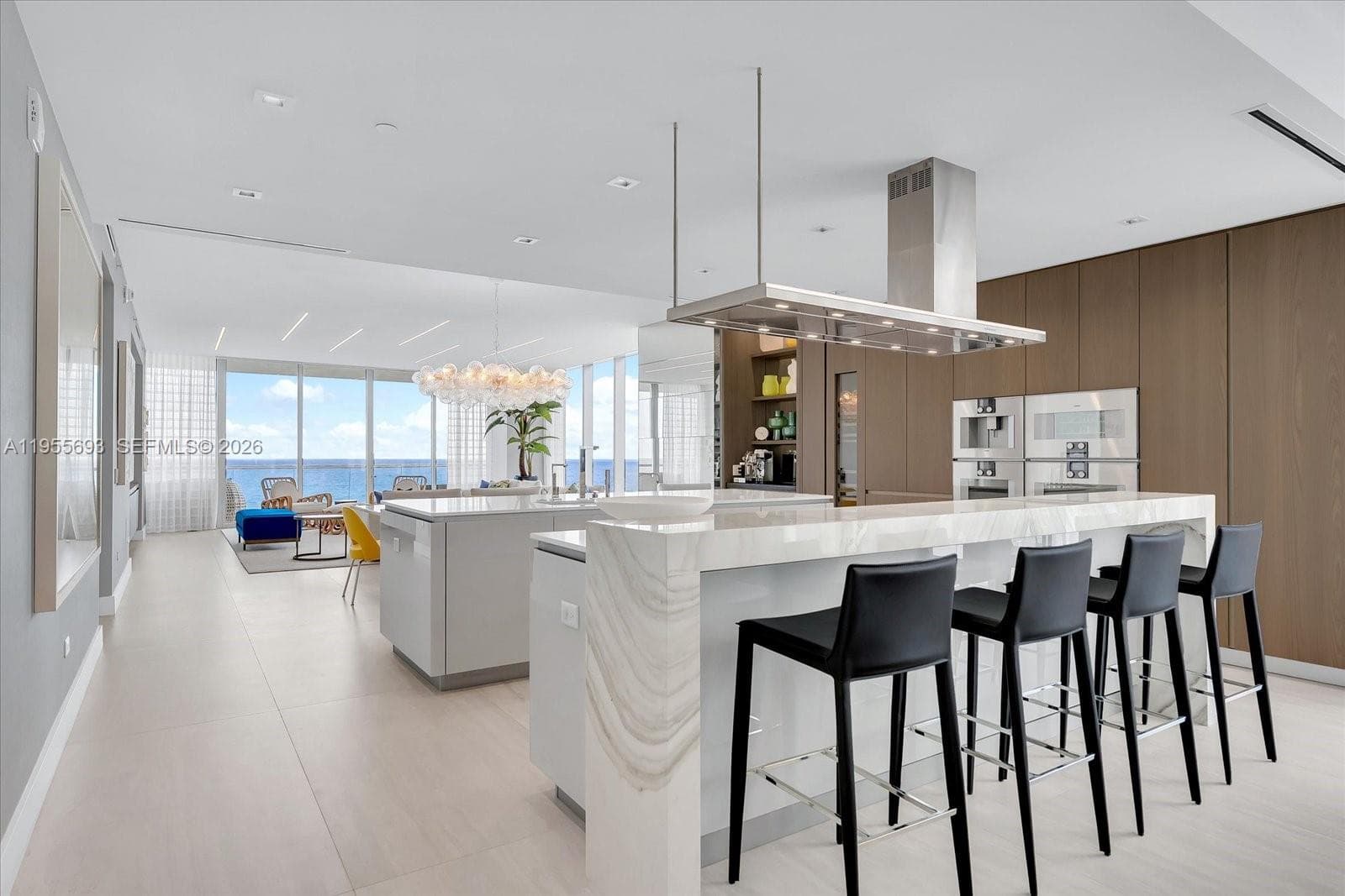 18501 Collins Ave 704 photo 8