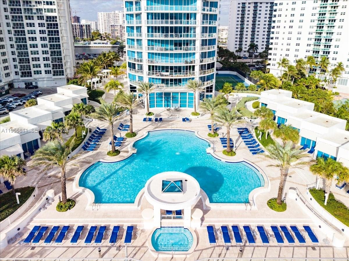 3101 Ocean Dr 4